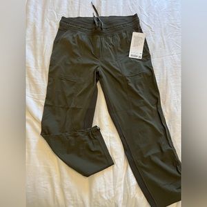 Lululemon Dance Studio Crop